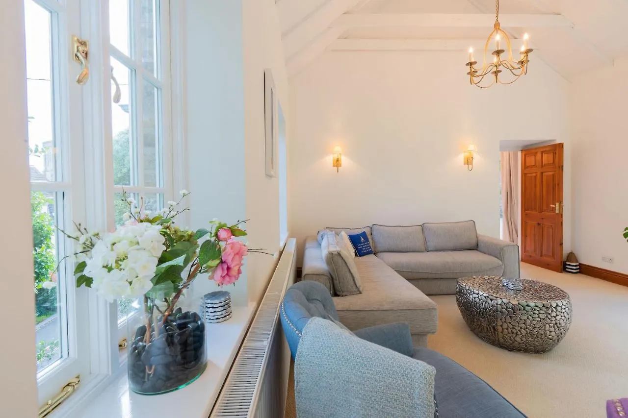 The Old Coach House * Salcombe
