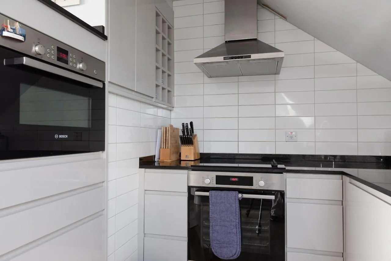 2 Church Hill House Apartment *