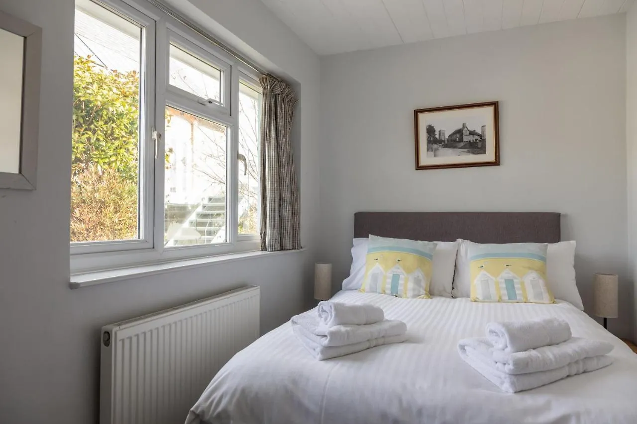 2 Church Hill House Apartment