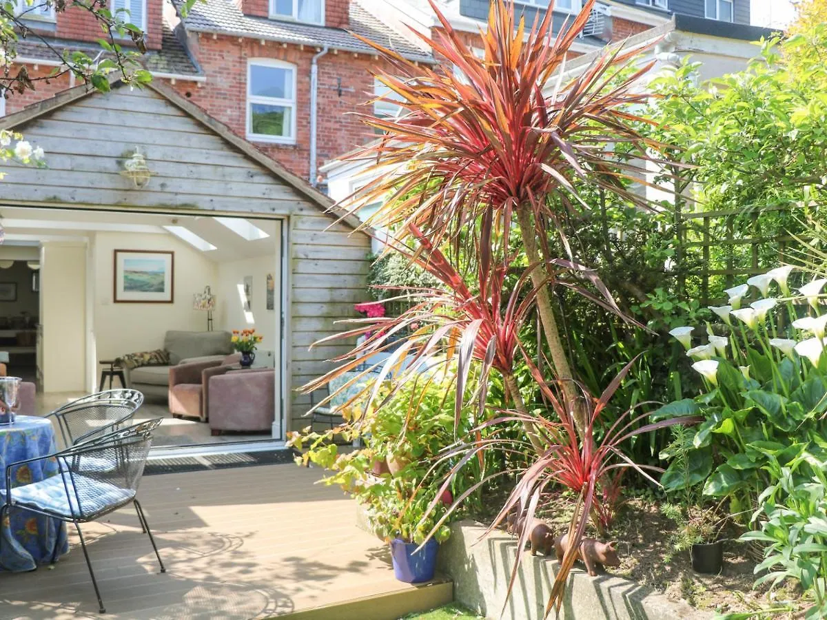 Mayflower, 9 Coronation Road *