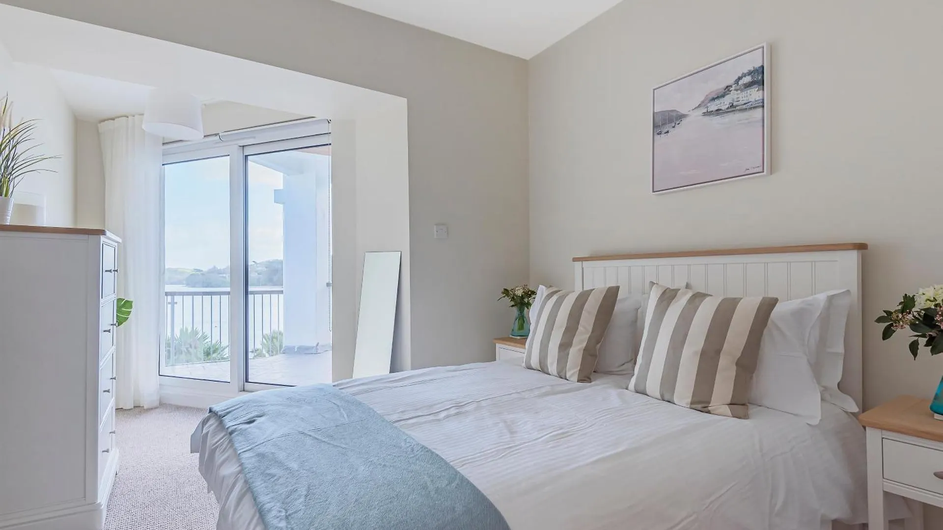 No 12 The Salcombe