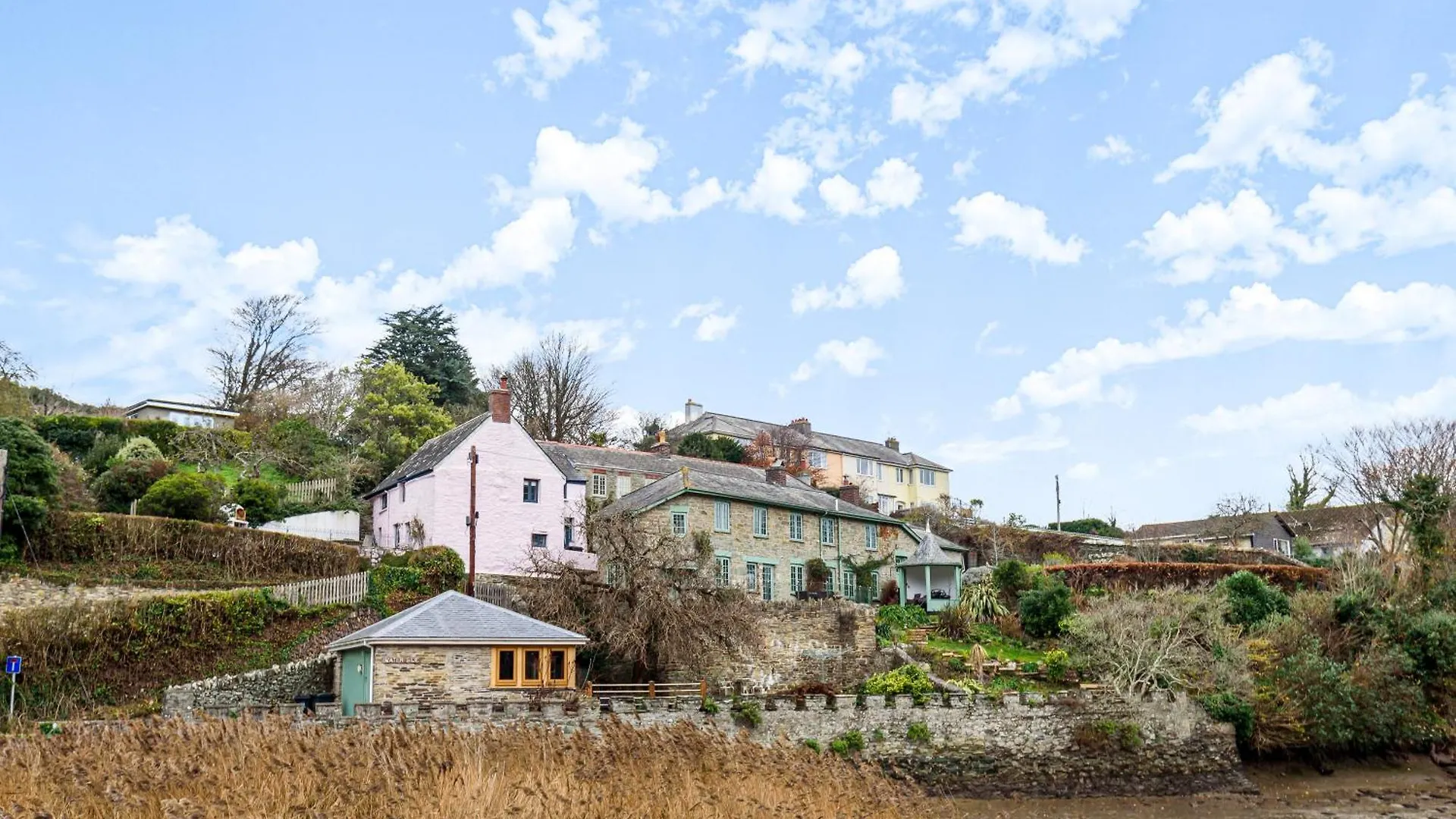 度假居 In Tranquil Hamlet 索尔科姆