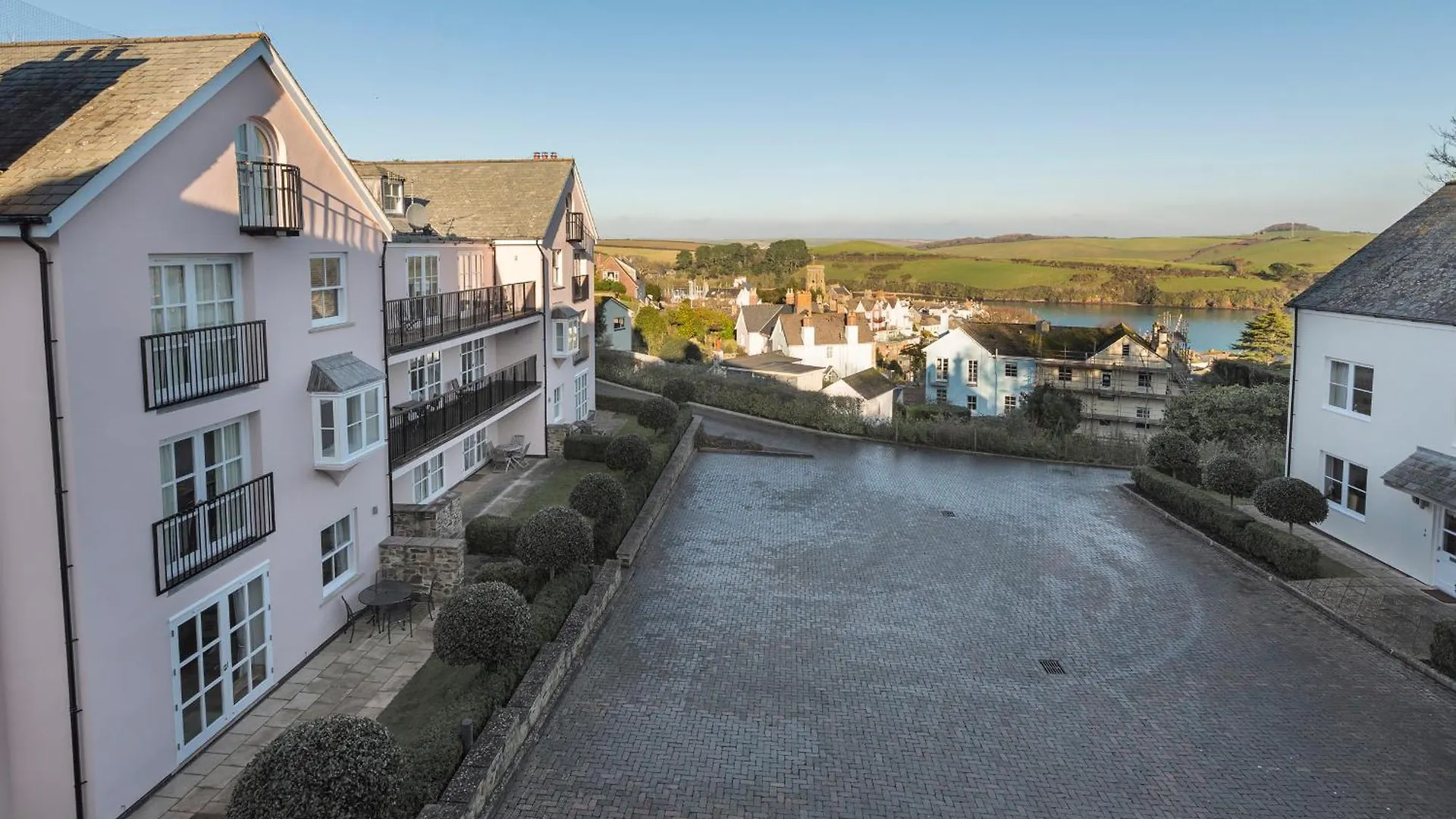 Holiday home 13 Combehaven