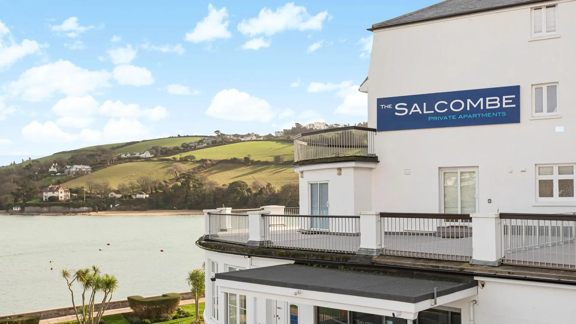 N ° 42 The Salcombe