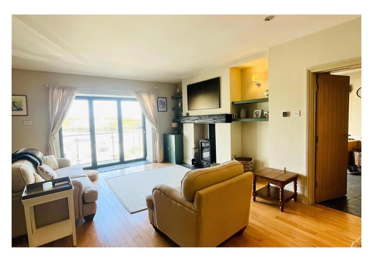 Holiday home 3-bedroom With Stunning Estuary Views *