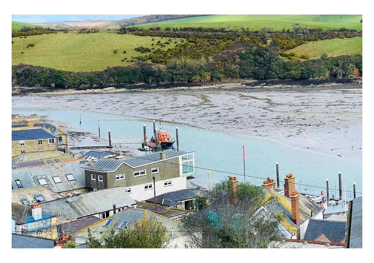 3-bedroom With Stunning Estuary Views *