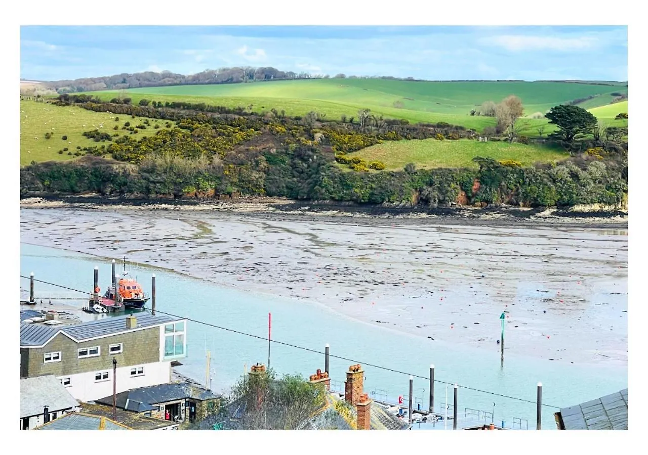 3-bedroom With Stunning Estuary Views Holiday home