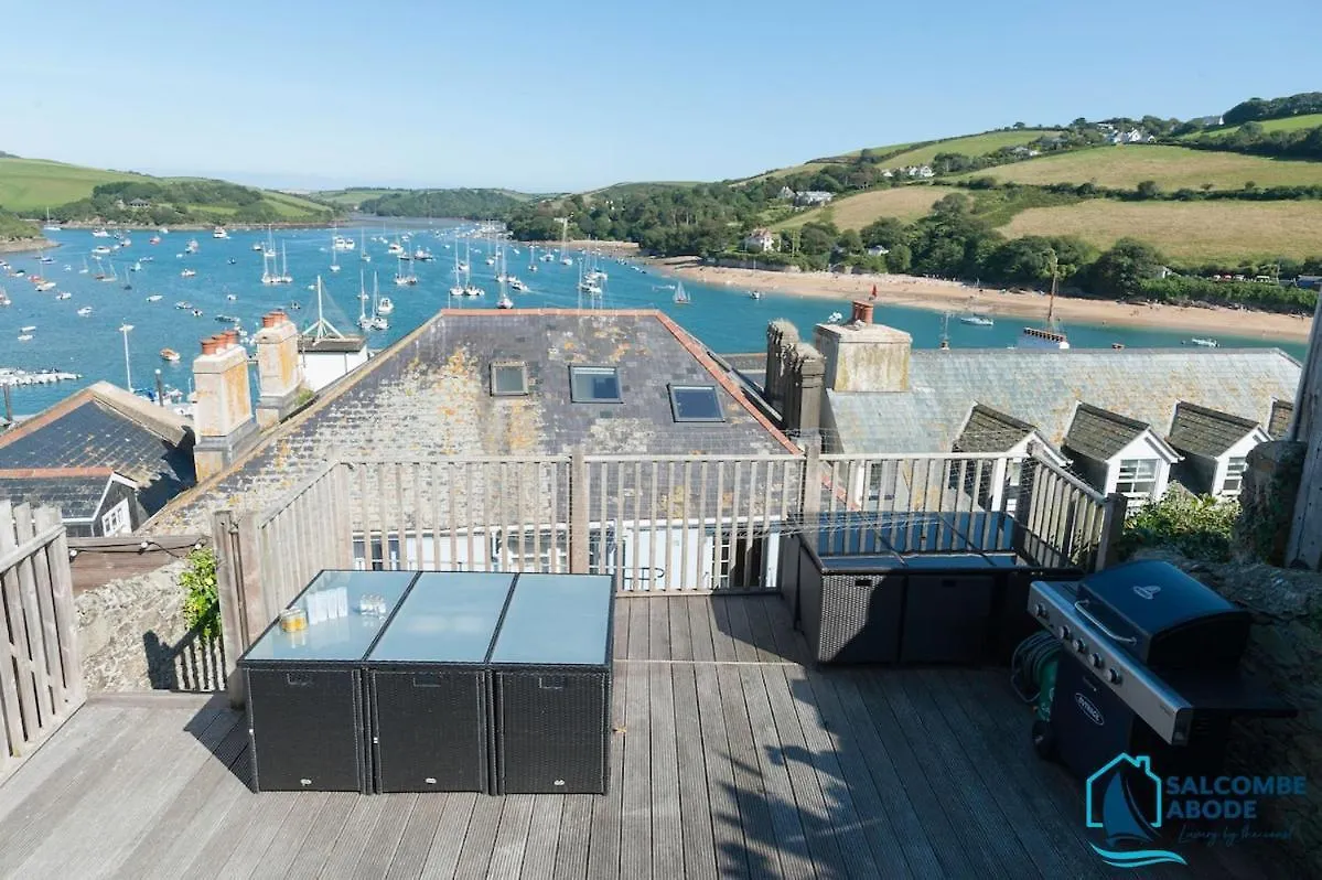 Absolute Heart Of - Estuary Views, Sauna, Hot Tub *