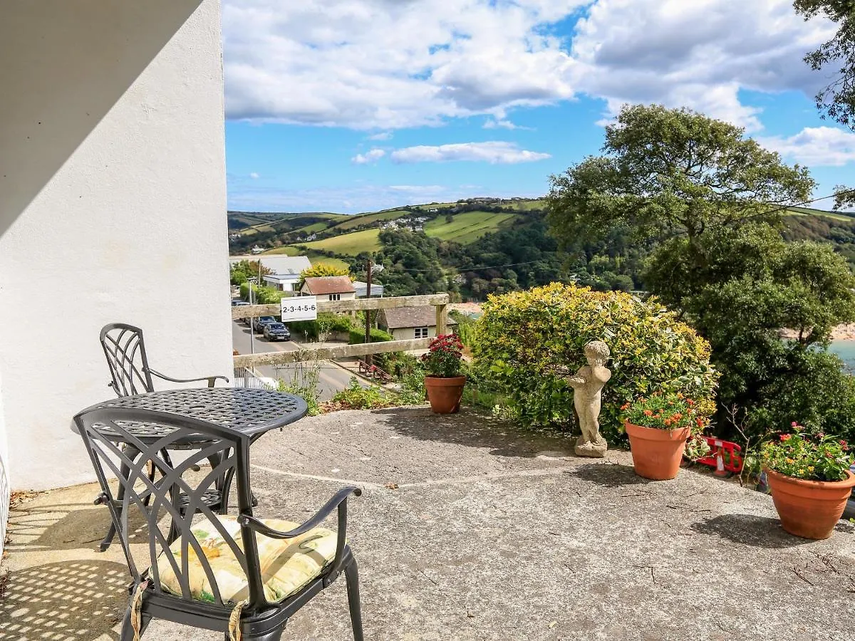 Sunrise, 8 Melbury Salcombe