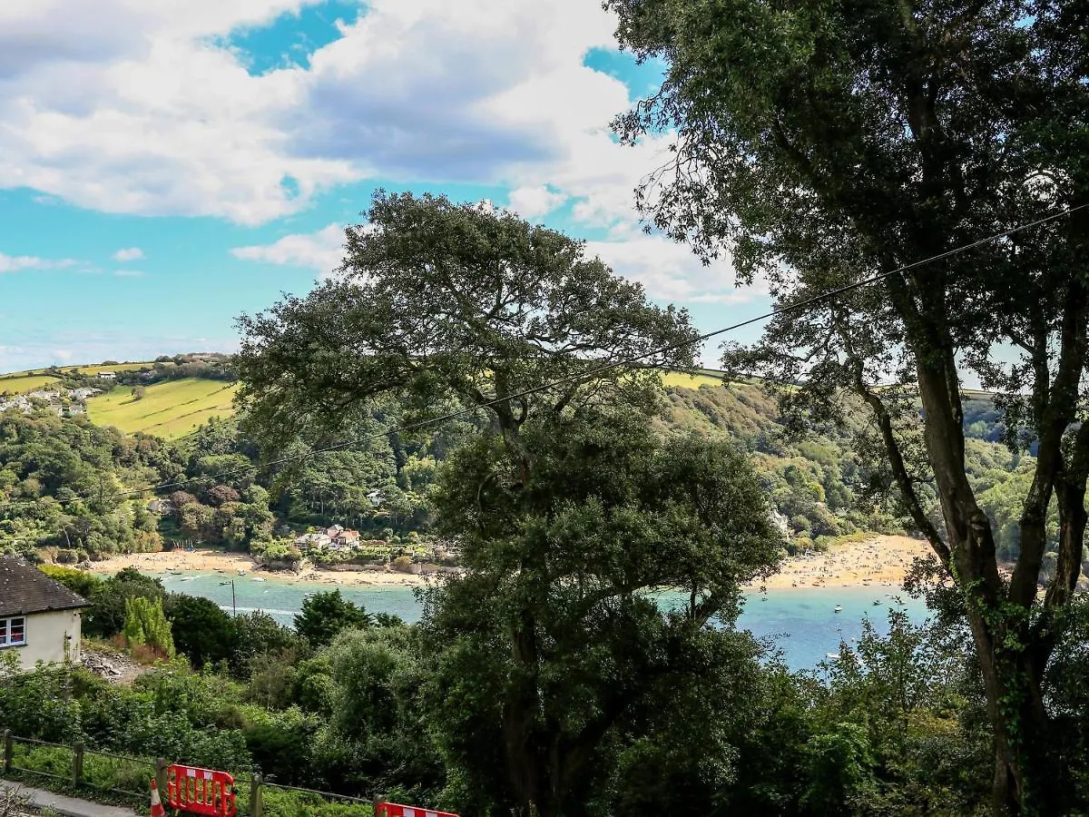 Sunrise, 8 Melbury Salcombe