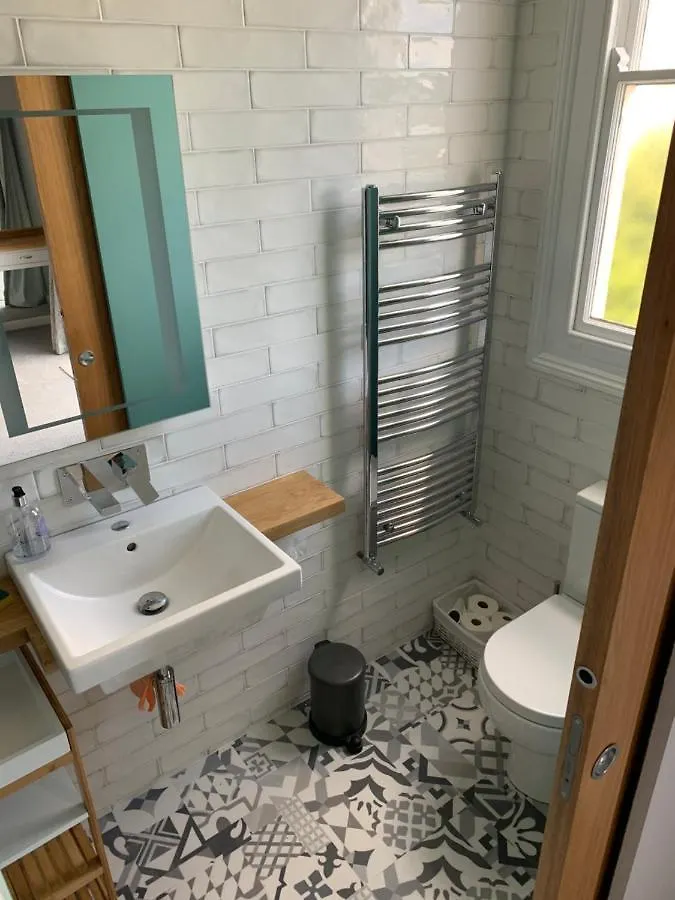 3, Glenthorne House, Apartment