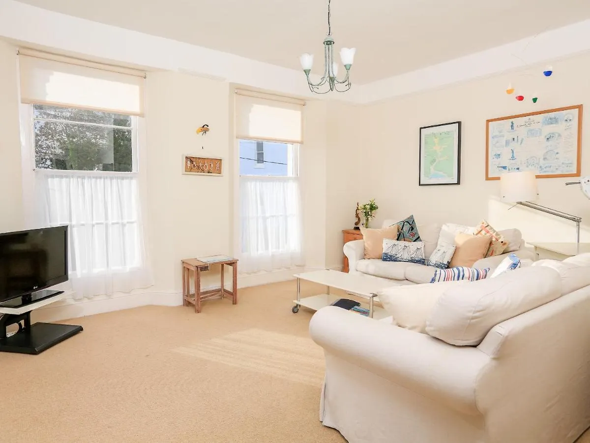 2 North Crest House * Salcombe