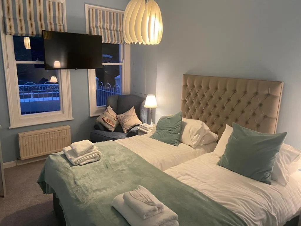 3, Glenthorne House,