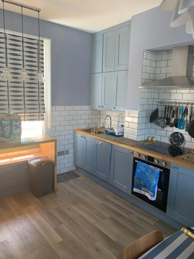3, Glenthorne House,