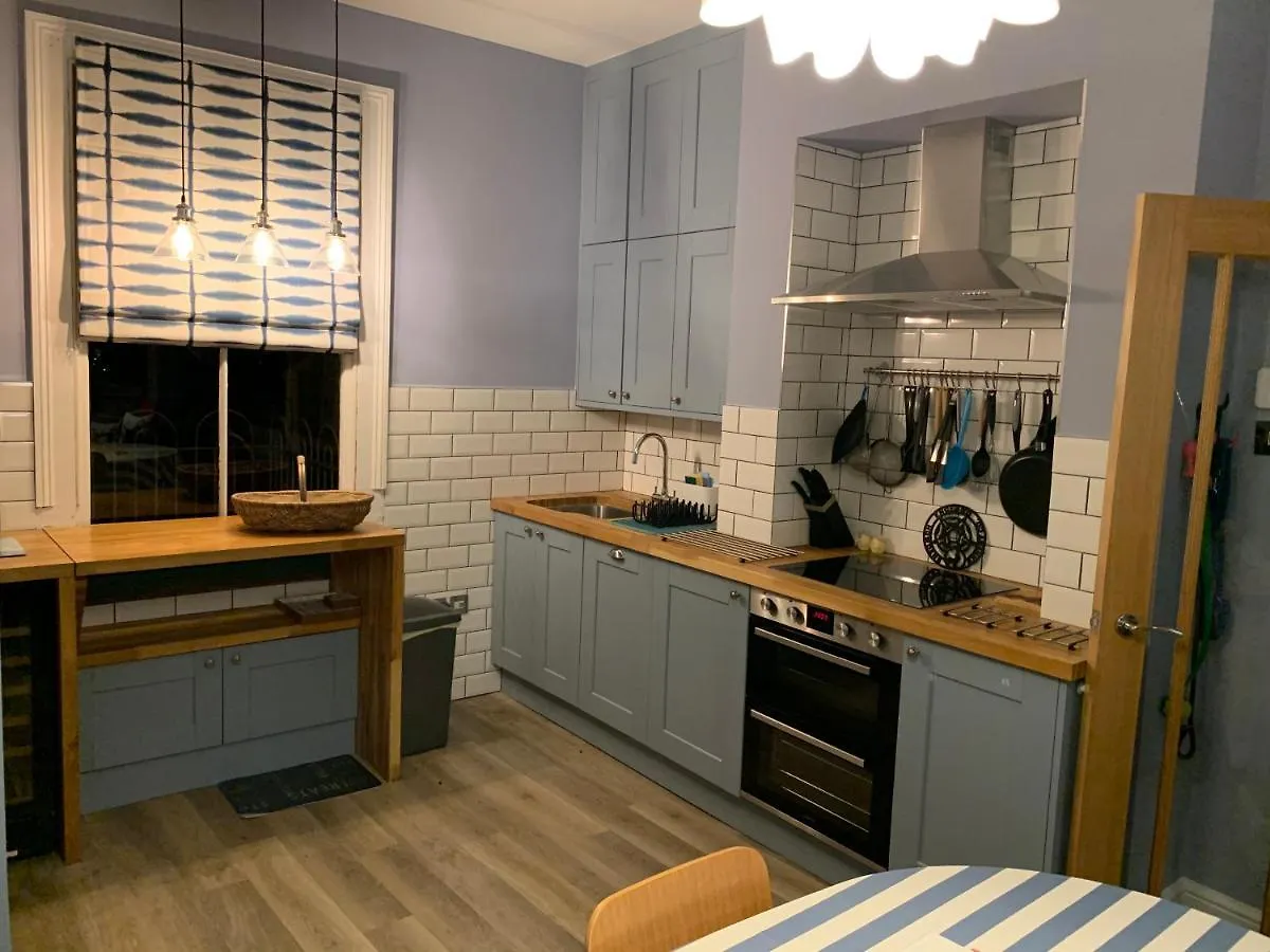 Apartment 3, Glenthorne House,