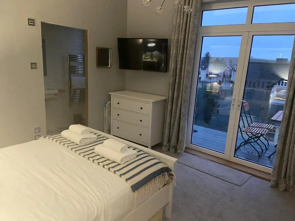 3, Glenthorne House, * Salcombe