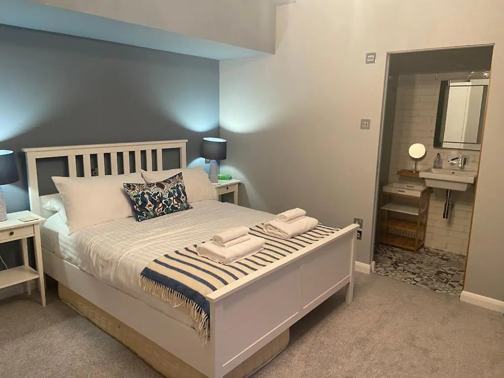3, Glenthorne House, * Salcombe