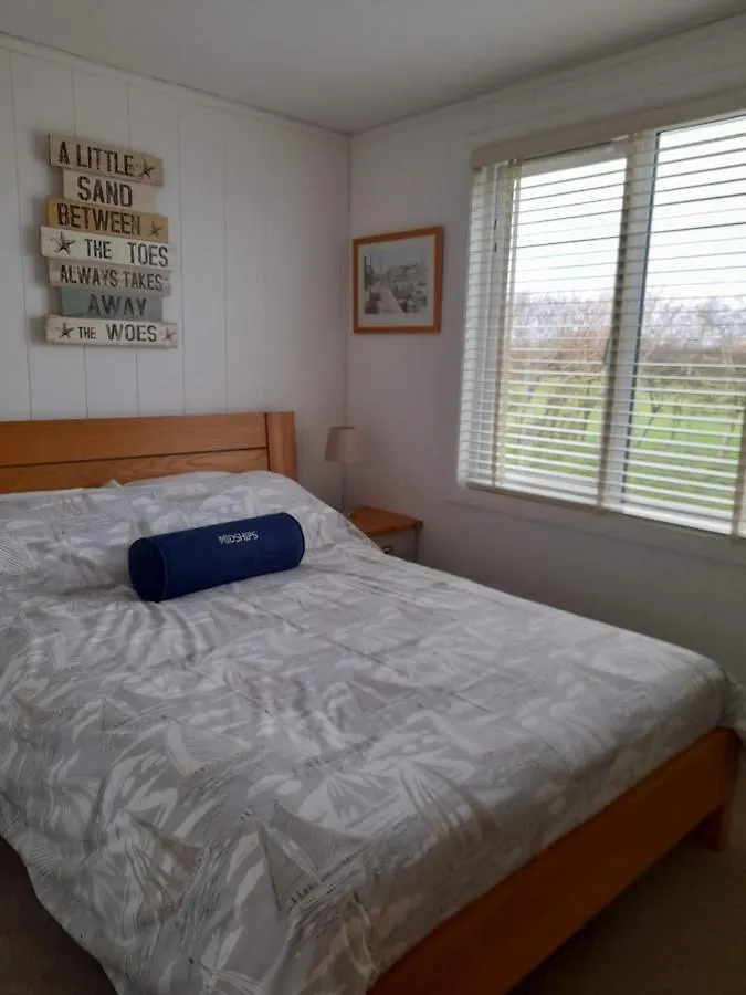 Midships Apartment *