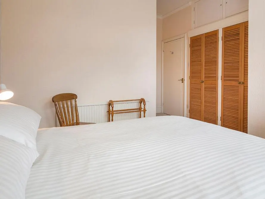 1 Hazeldene Salcombe