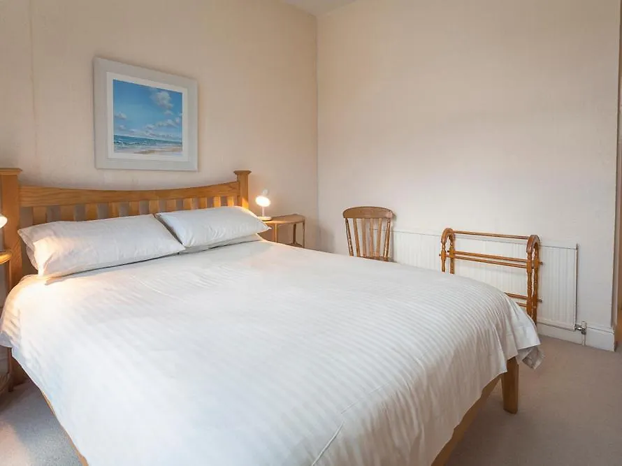 1 Hazeldene * Salcombe