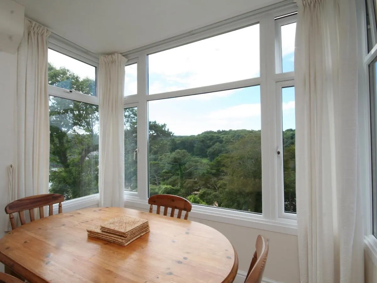 1 Hazeldene *