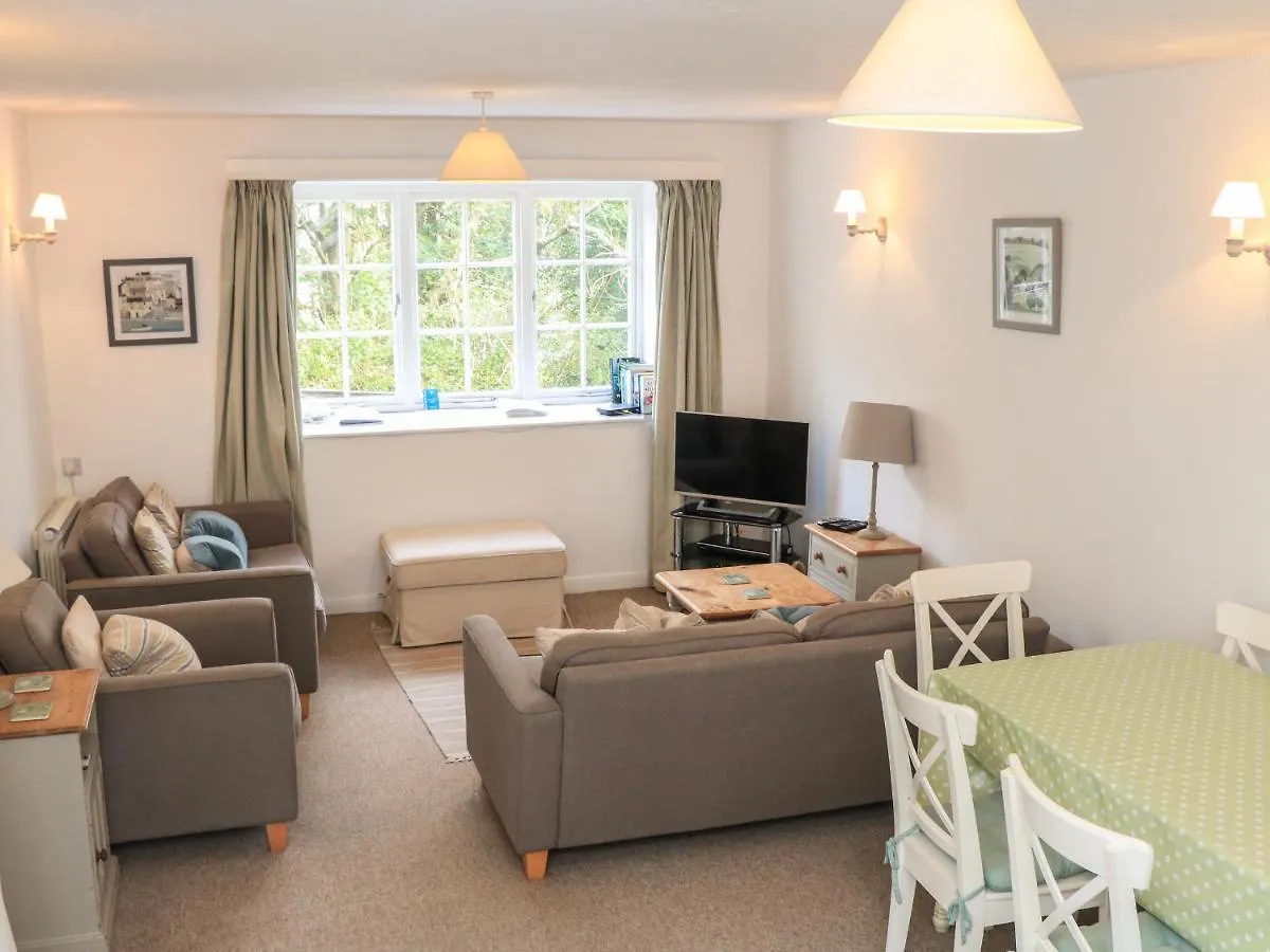3 Moult Farm * Salcombe