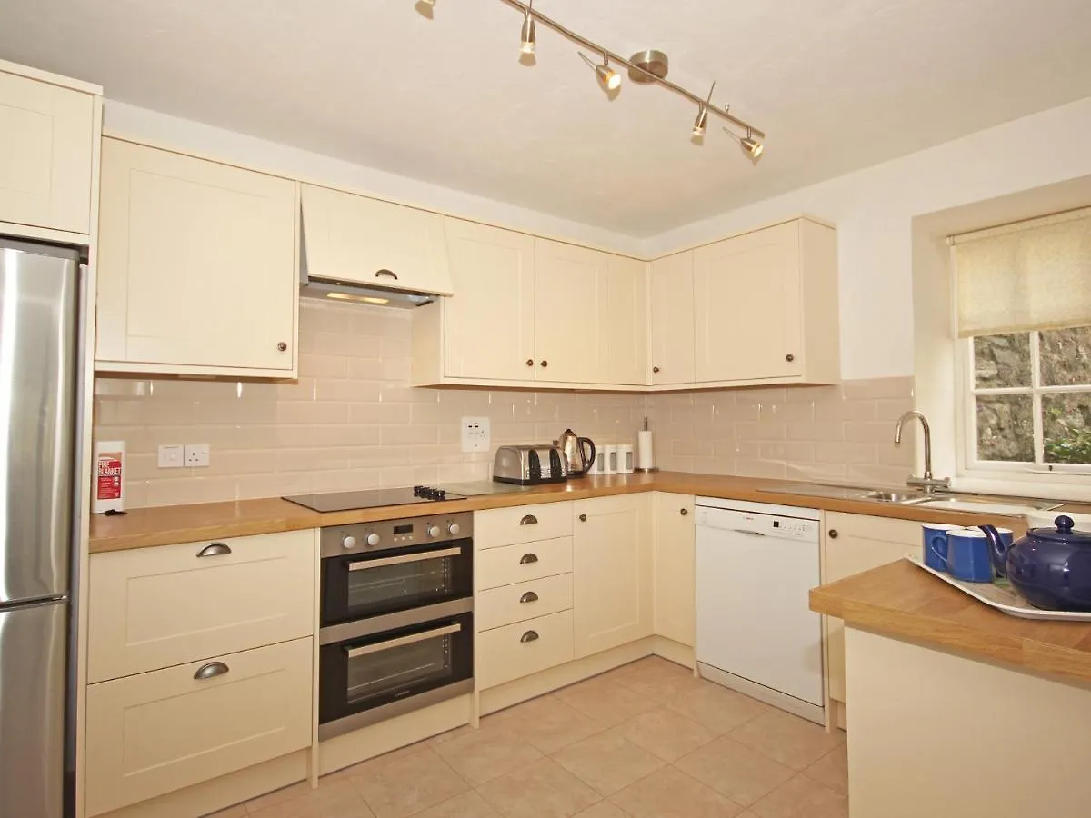 3 Moult Farm * Salcombe