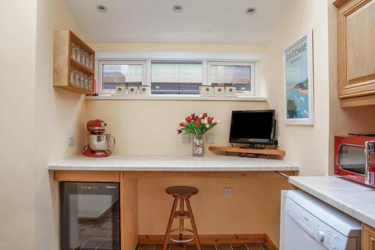 Home Holiday home Salcombe
