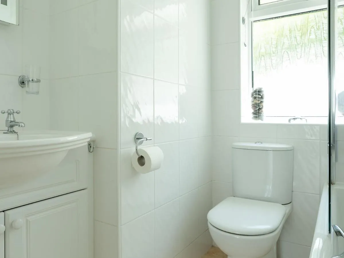 2 Rockmount * Salcombe