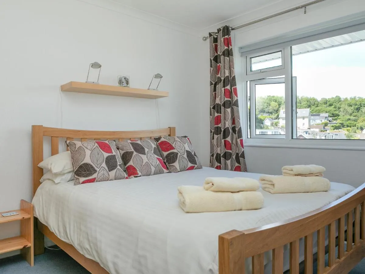 2 Rockmount Salcombe