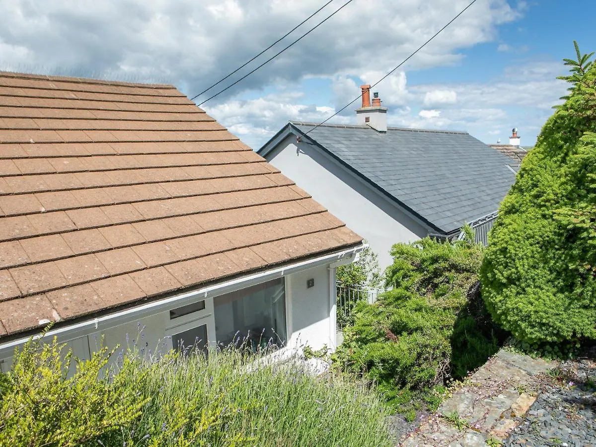 2 Rockmount Salcombe