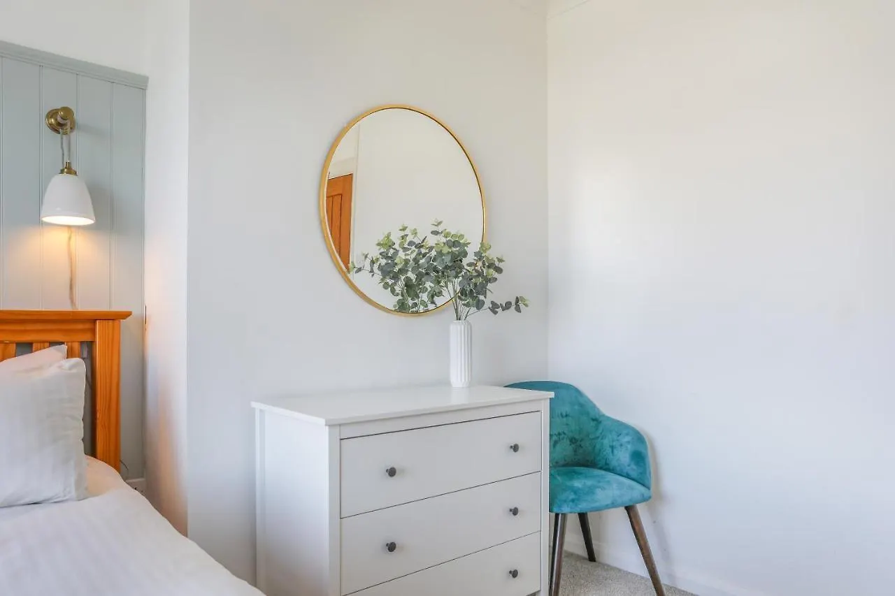 4 Glenthorne House Apartment *