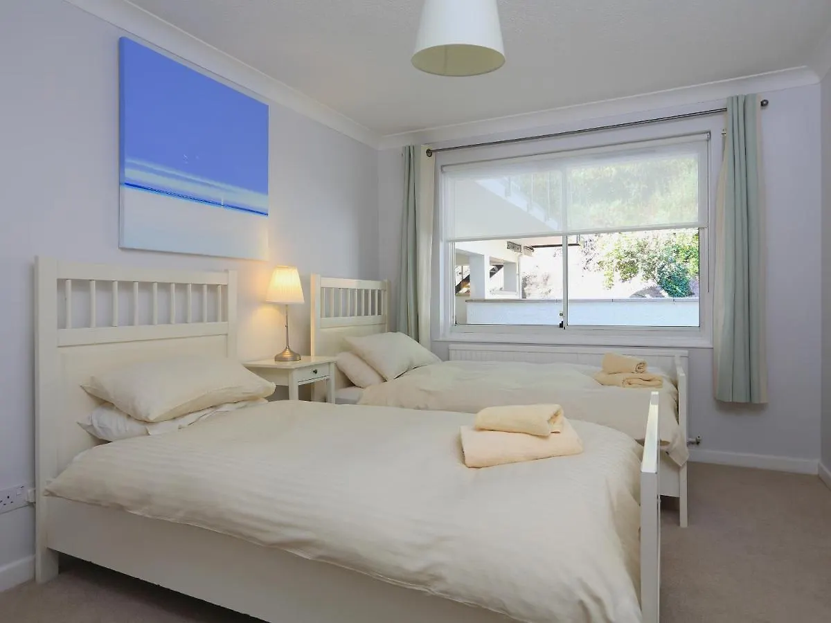 2 Poundstone Court * Salcombe