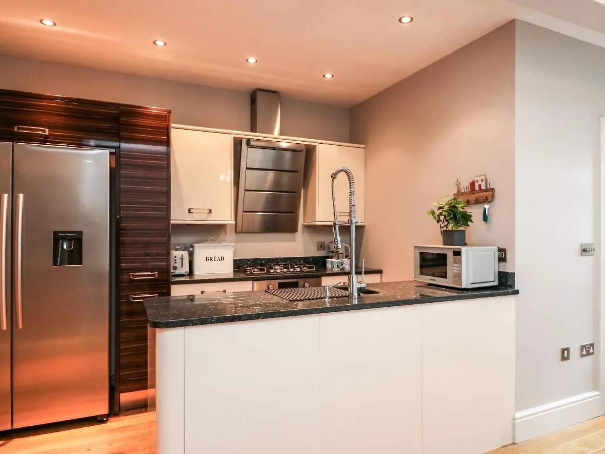 1 Church Hill House Apartment *