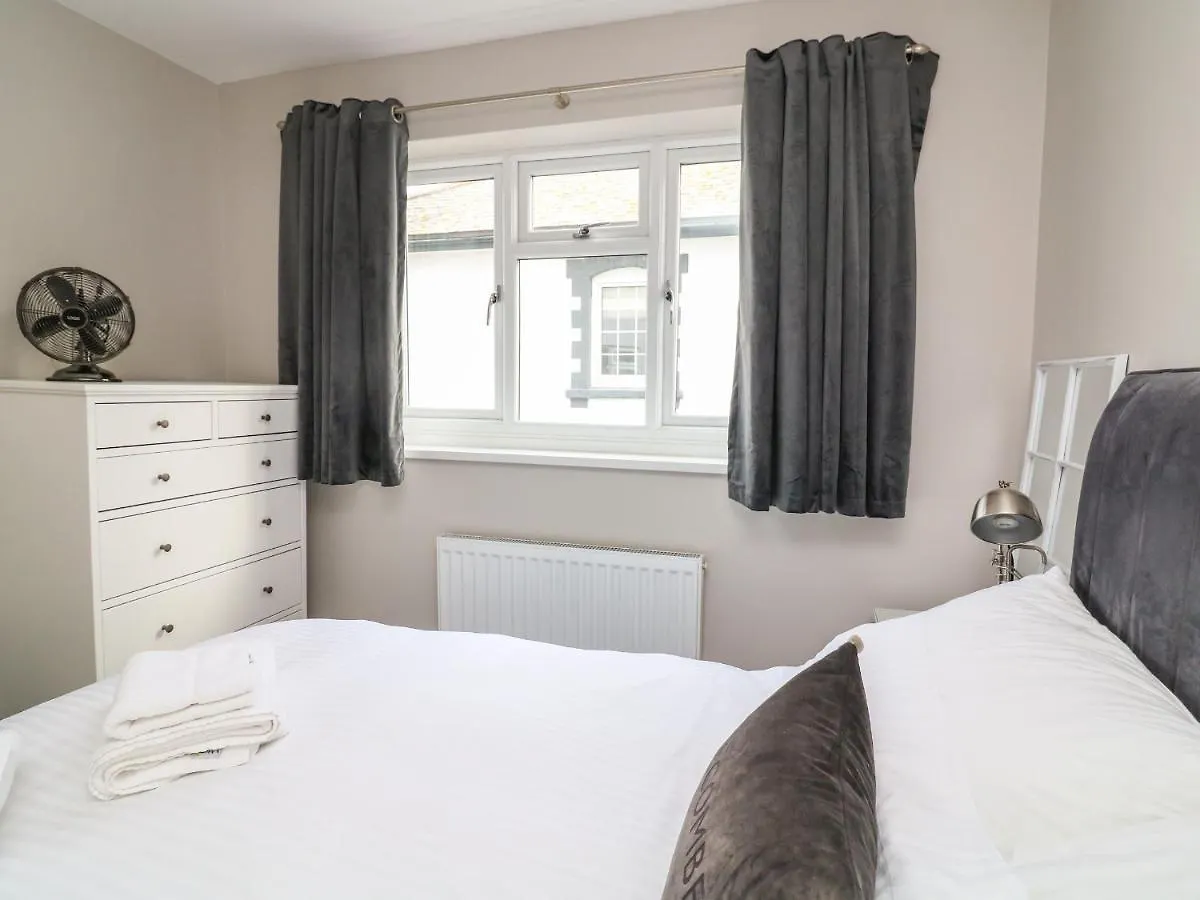 1 Church Hill House Apartment Salcombe