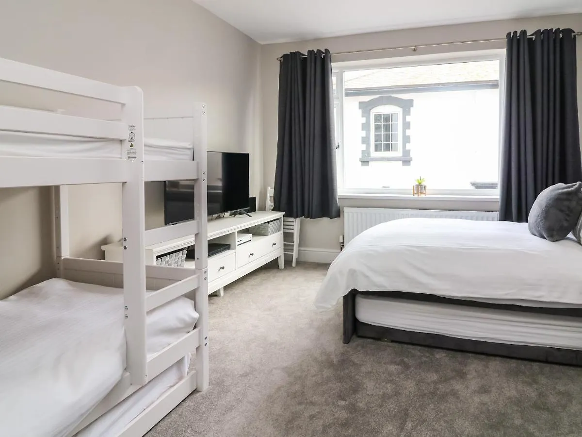 1 Church Hill House Apartment Salcombe