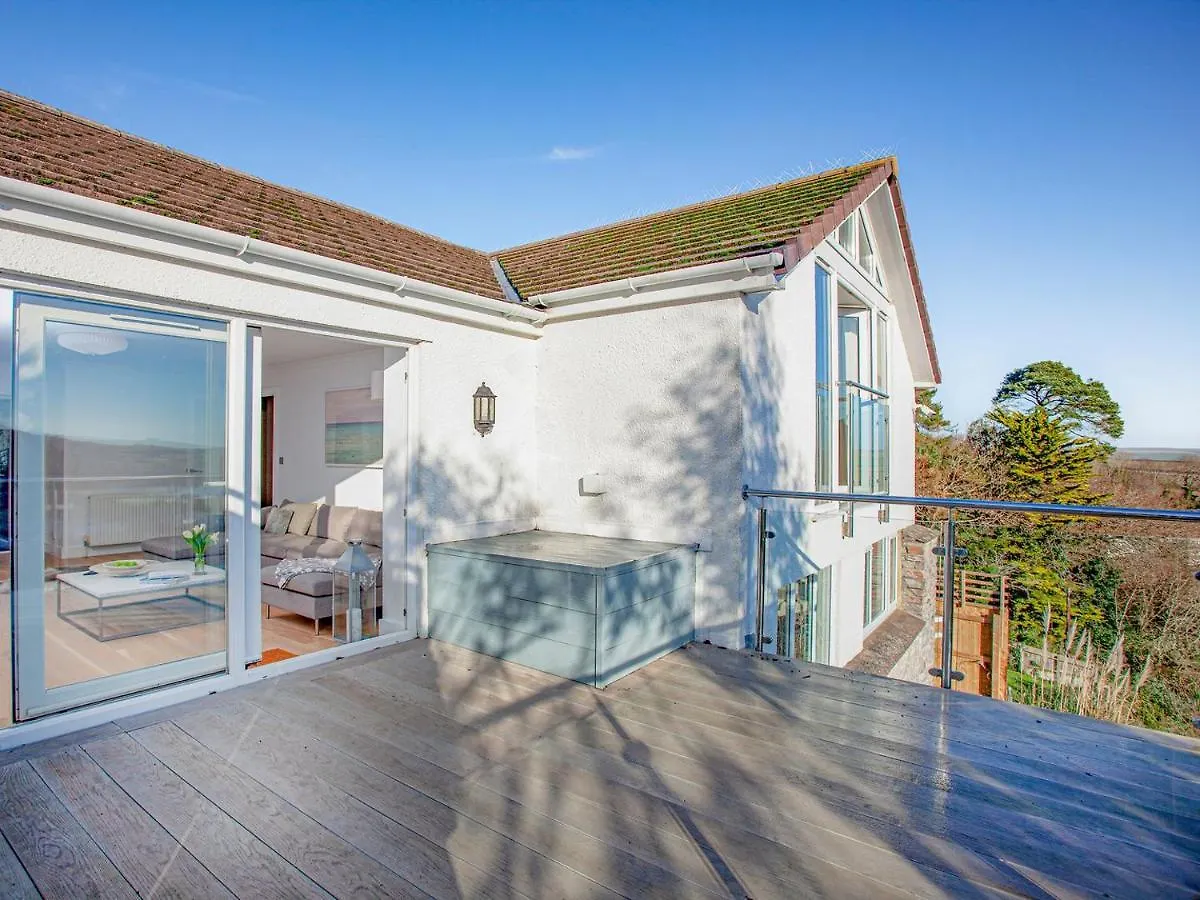 Holiday home Beacon House *