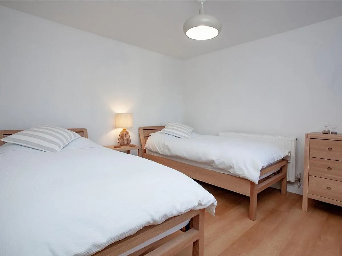 Holiday home Beacon House