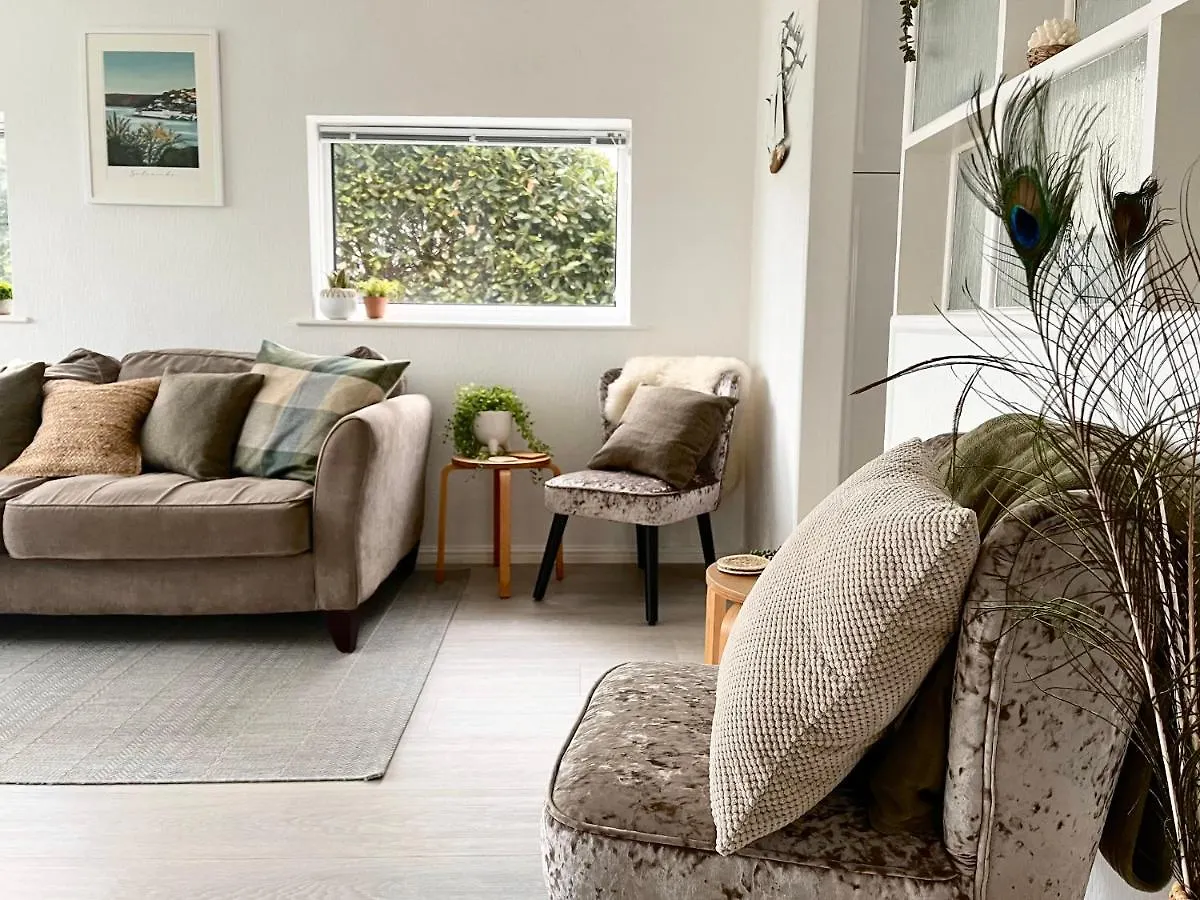 2 Rockmount Salcombe