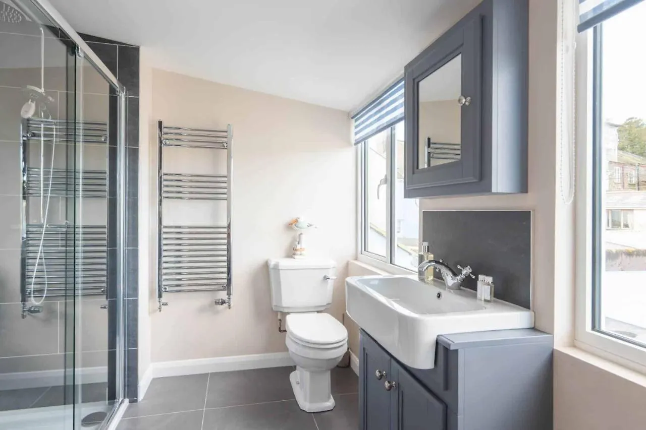 30 Church Street * Salcombe