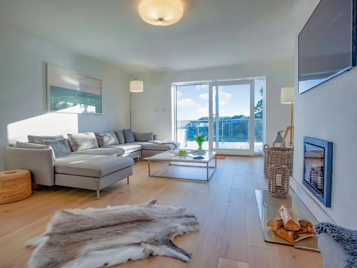 Beacon House * Salcombe