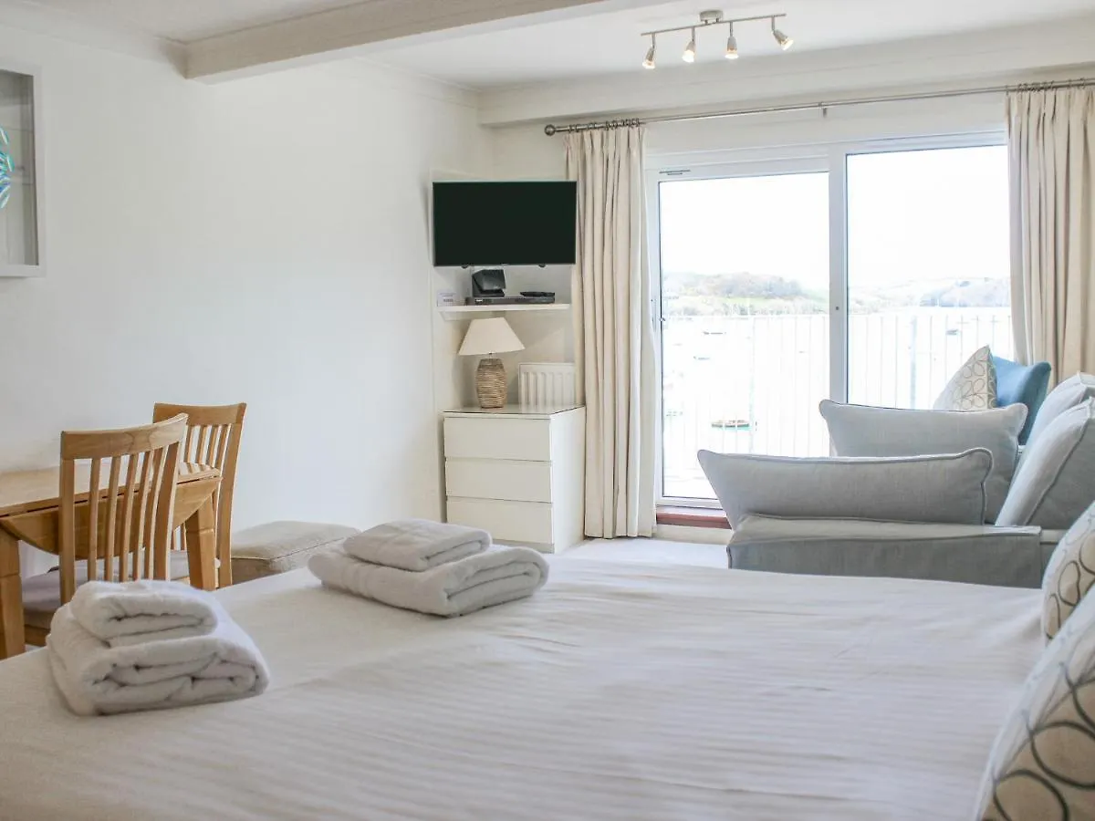 34 The * Salcombe