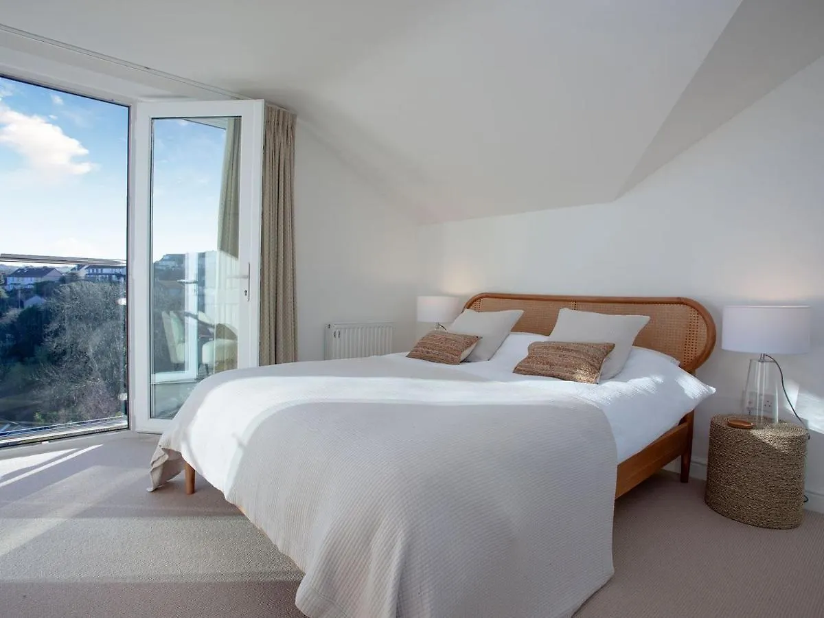 Beacon House * Salcombe