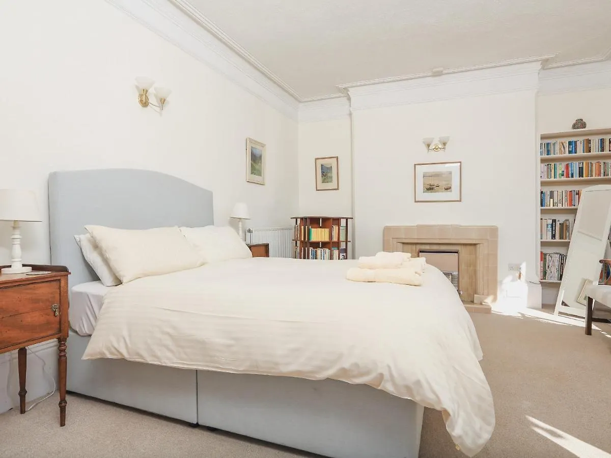 Edinburgh House Salcombe