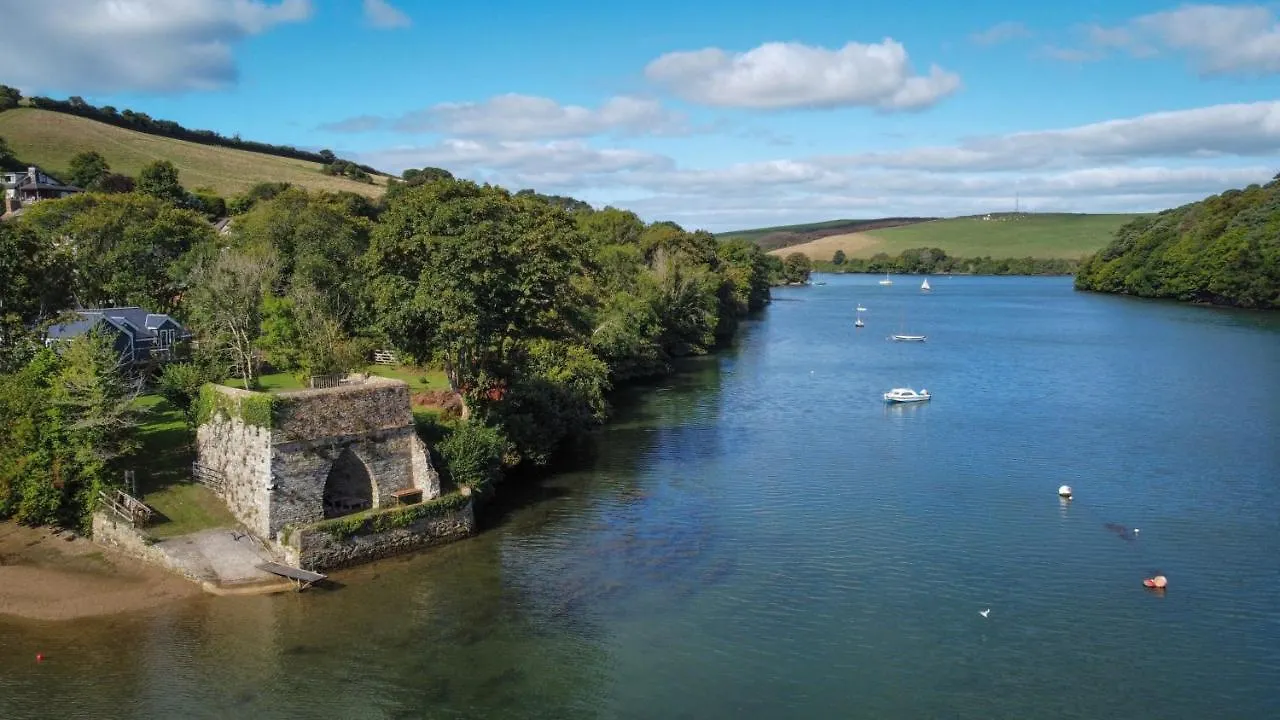 Goodshelter Bay Salcombe
