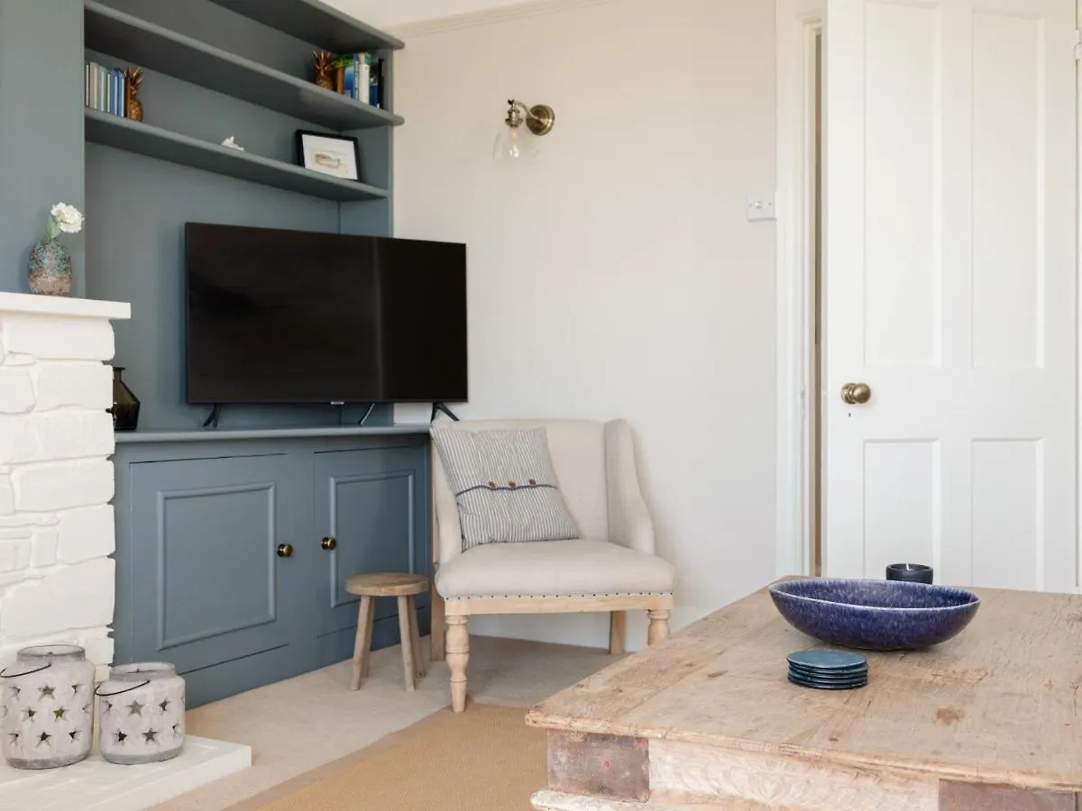 Seascape Apartment *