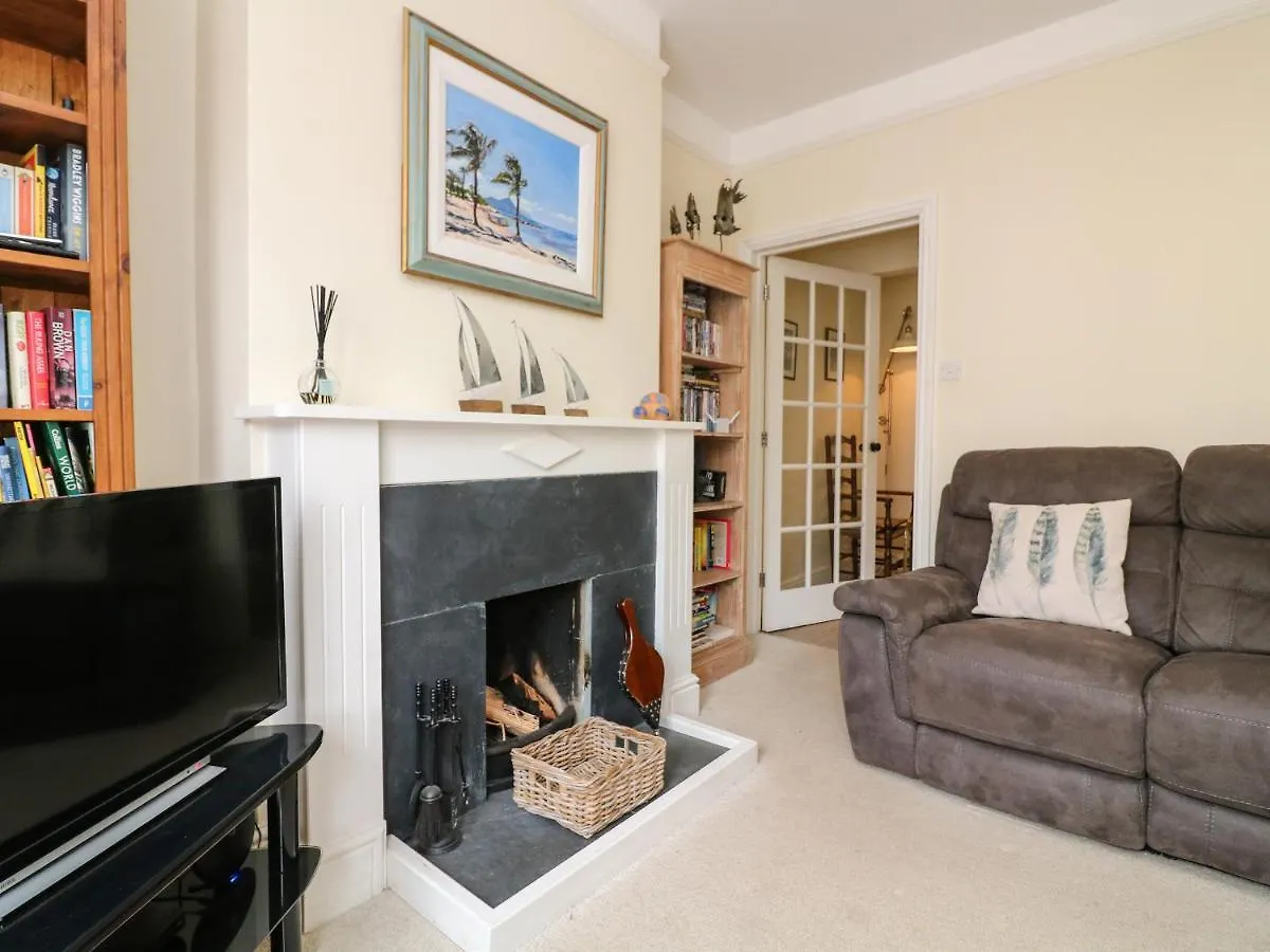 Mayflower, 9 Coronation Road Holiday home