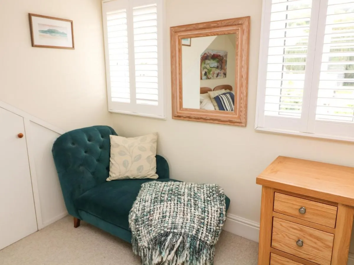 Mayflower, 9 Coronation Road * Salcombe