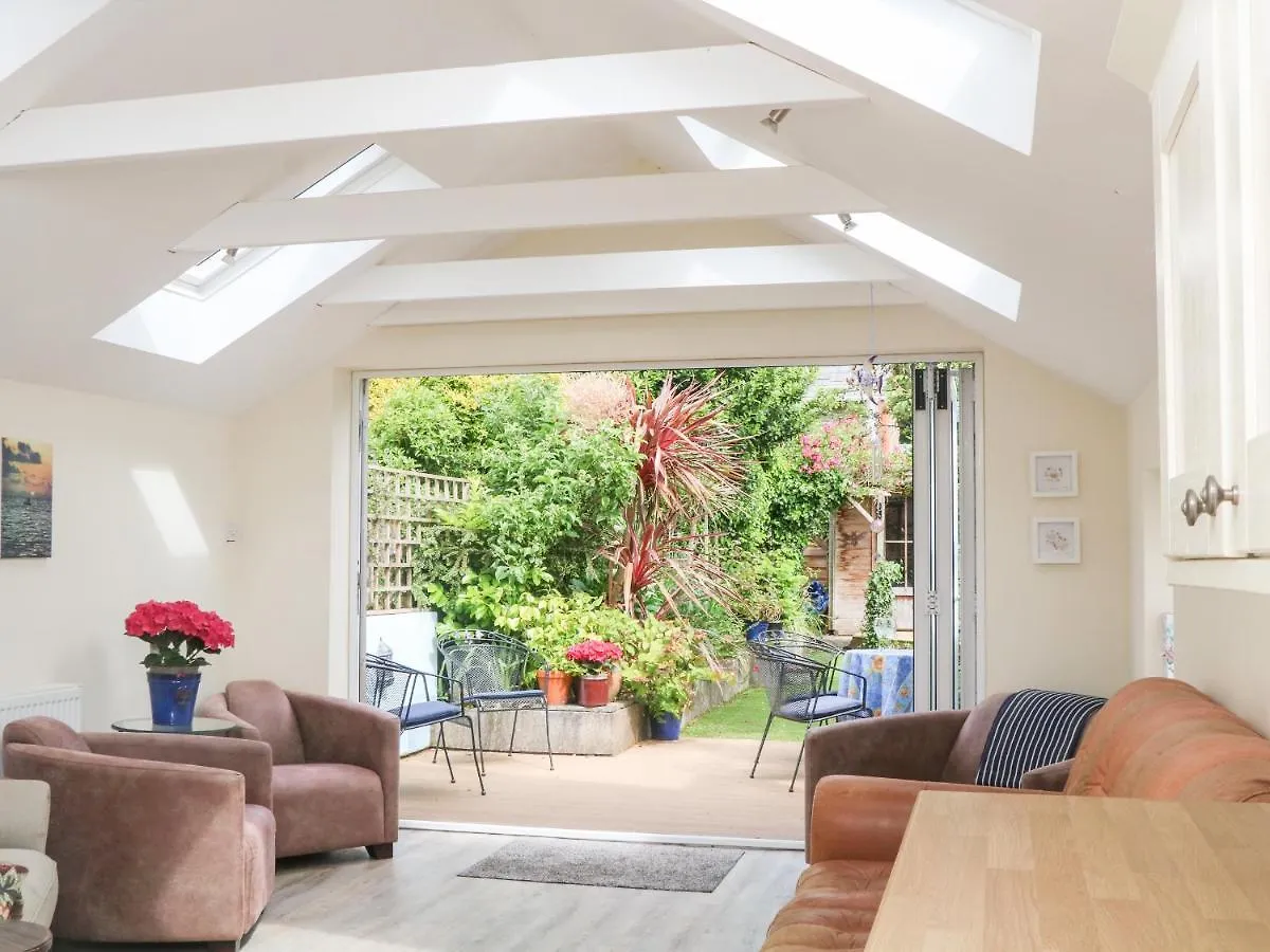 Mayflower, 9 Coronation Road Holiday home Salcombe
