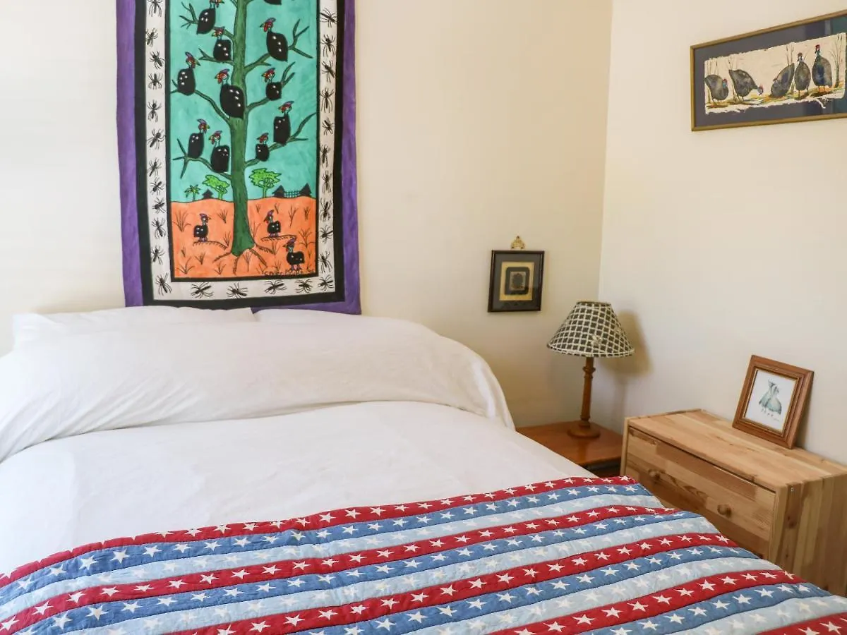 Mayflower, 9 Coronation Road * Salcombe